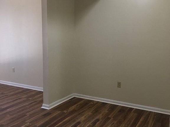4th image of 543 Willis St