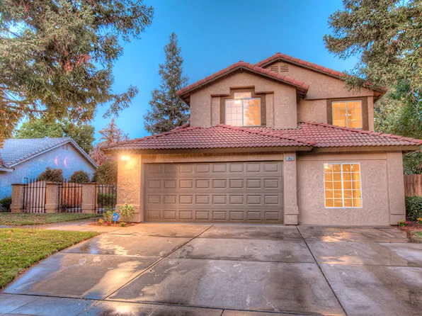 747 McKelvy Ave, Clovis, CA 93611