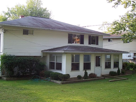 3rd image of 244 Mackintosh Dr