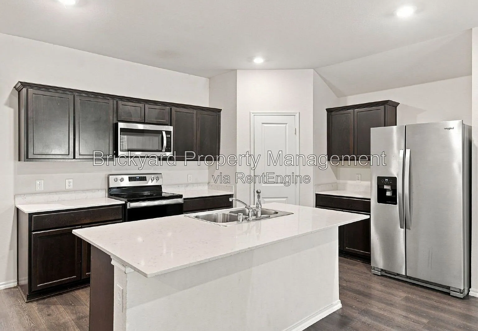 4 bed, 2.0 bath, 1830 sqft, $2,000 — Photo 2