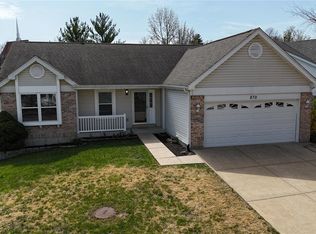 870 Spring Crest Dr, Fenton, MO 63026