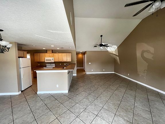 2nd image of 325 Windridge Dr #325