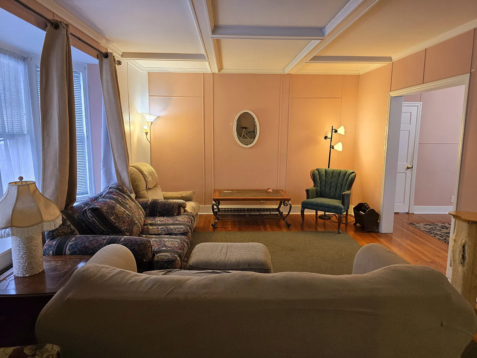 1549 Oregon Ave — Photo 3