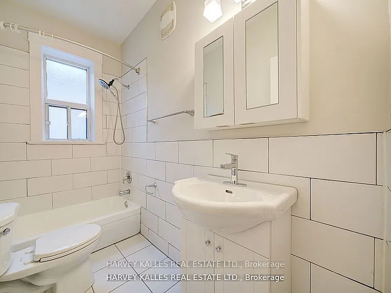 1074 Saint Clair Ave W #4 — Photo 16