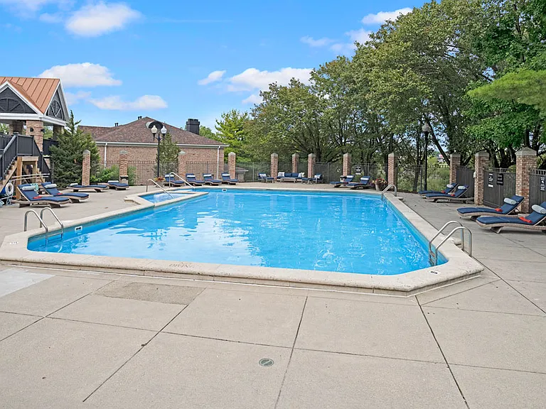 Parkhill Luxury Apartments — Photo 34