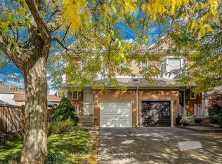 4 Thornlodge Dr, Hamilton, ON L8B 0L8