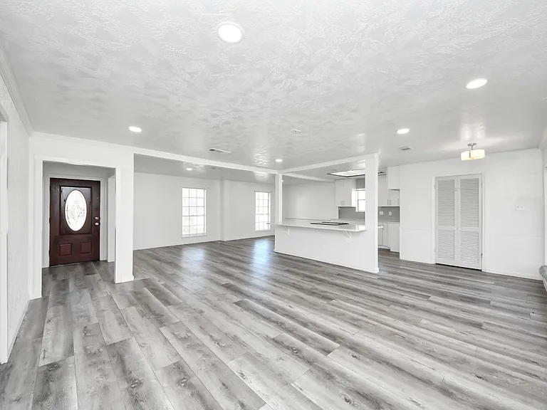 8011 La Roche Ln — Photo 13