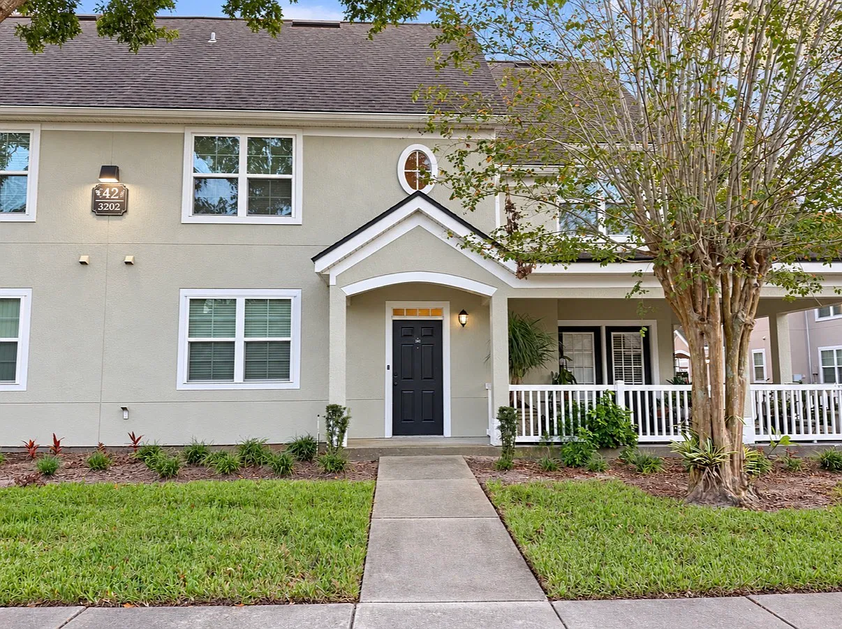 2 bed, 1256 sqft, $1,680 — Photo 1
