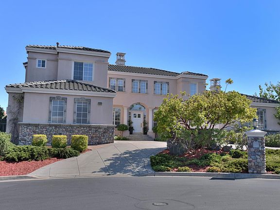 3rd image of 5840 Algonquin Way
