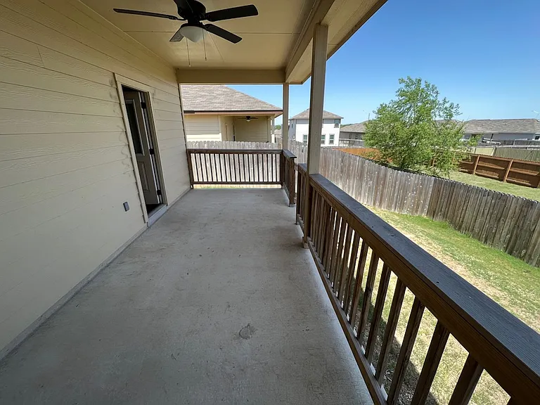 211 Eugene Pass — Photo 32