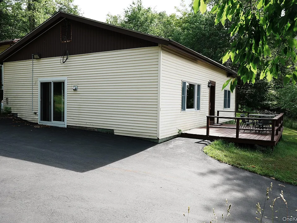 180 Winston Dr