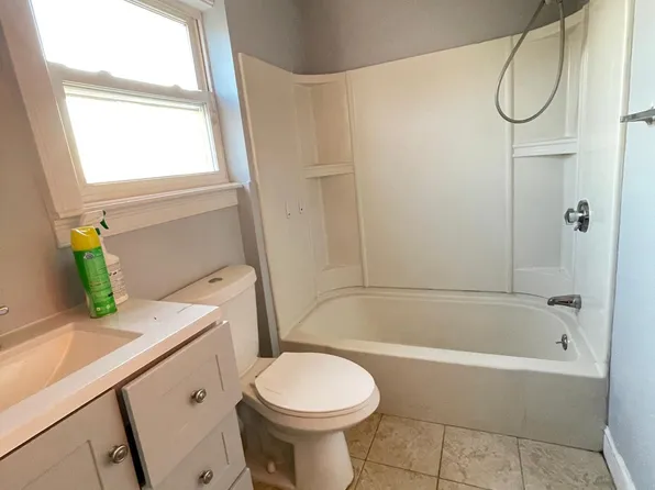 52 Hope St #3, Pawtucket, RI 02860