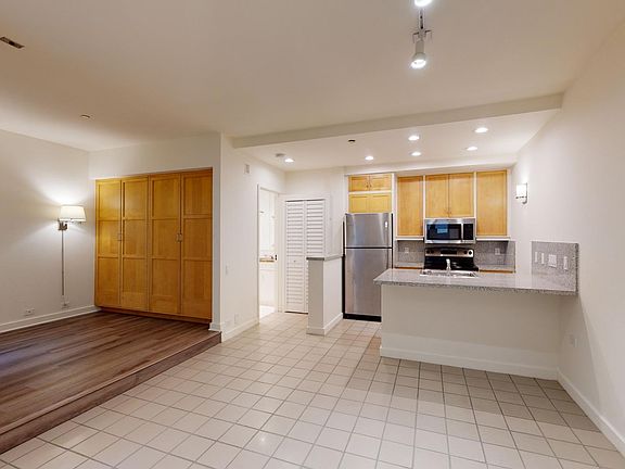 3rd image of 1059 Union St APT G