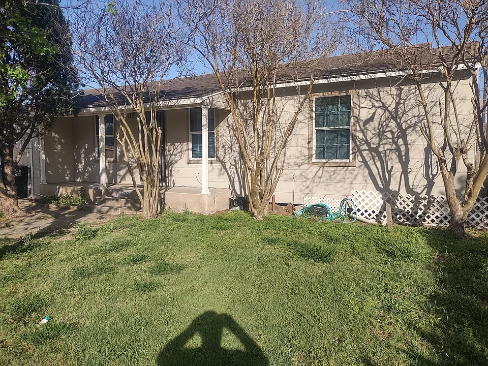 722 E Cornelia Cir