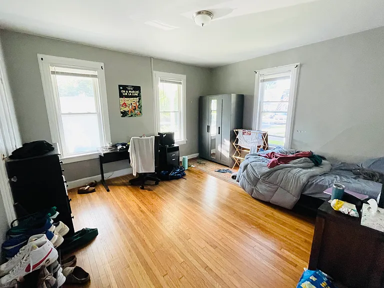96 Chapin St — Photo 10