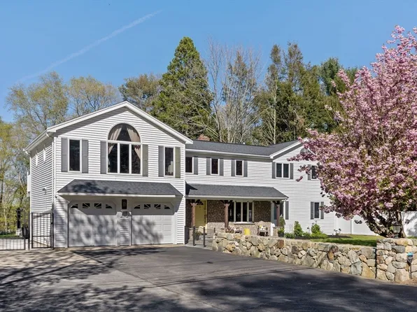 463 Central St, Avon, MA 02322