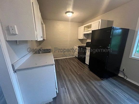 3rd image of 1301 Pine St #6