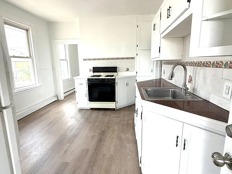 30-32 Geneva St #2 — Photo 1