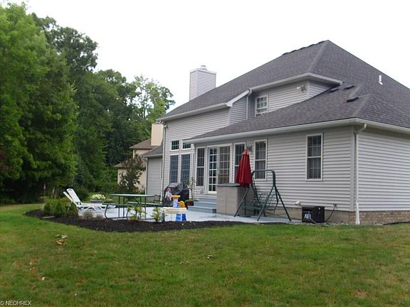 5th image of 305 Chatham Ct