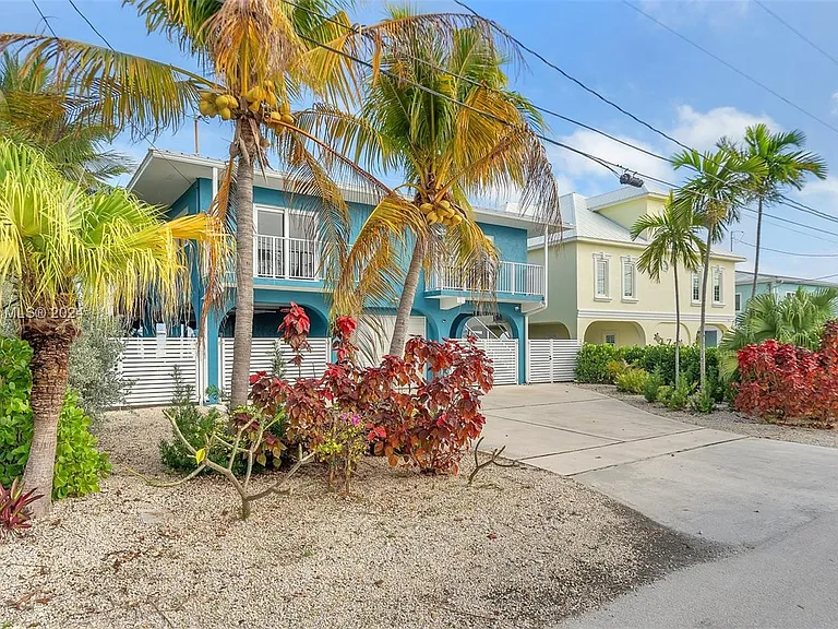 441 La Fitte Rd — Photo 3