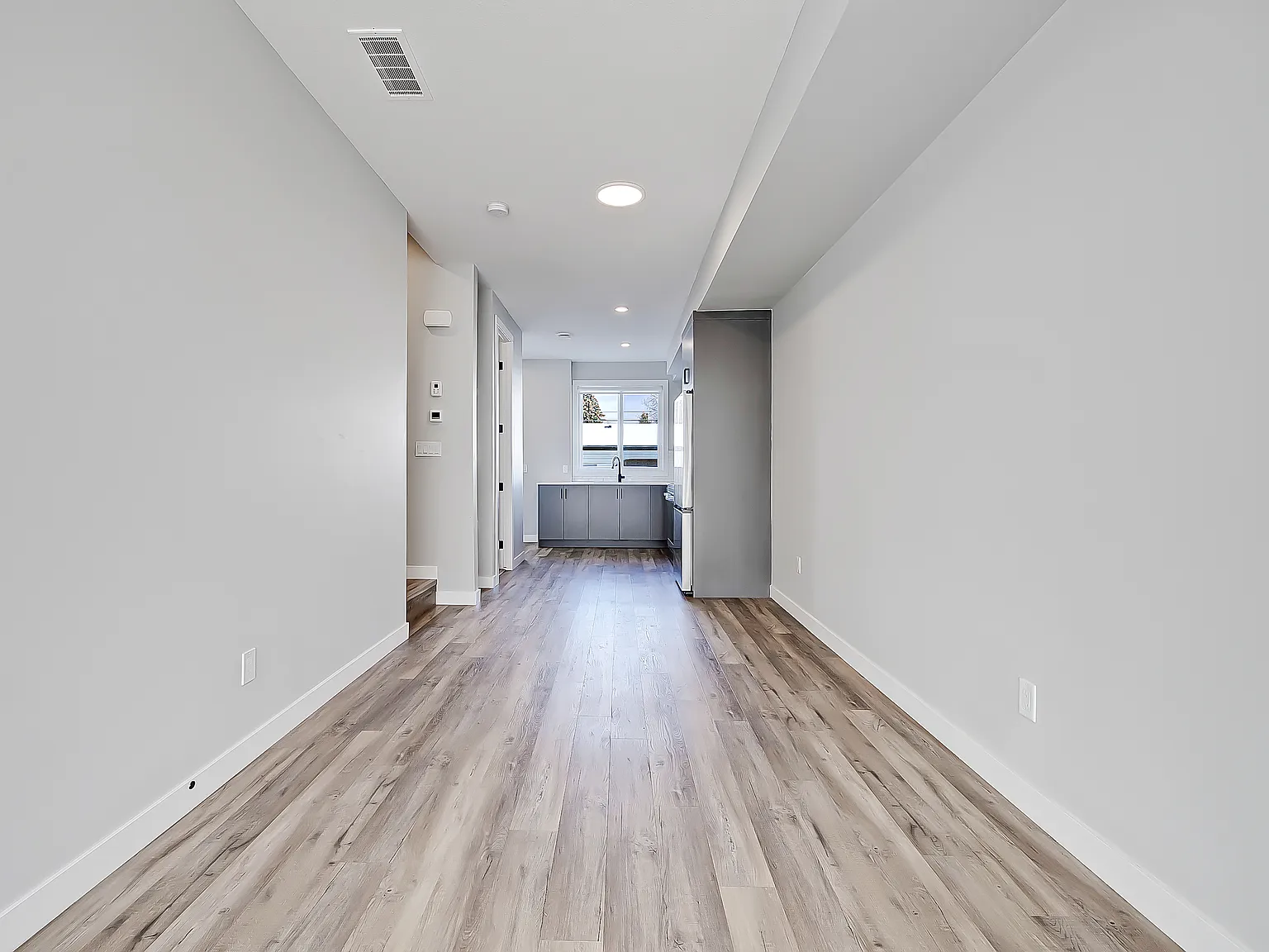 Inglewood Avas — Photo 4