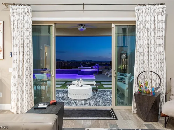 2153 King Crest Ct, Henderson, NV 89052