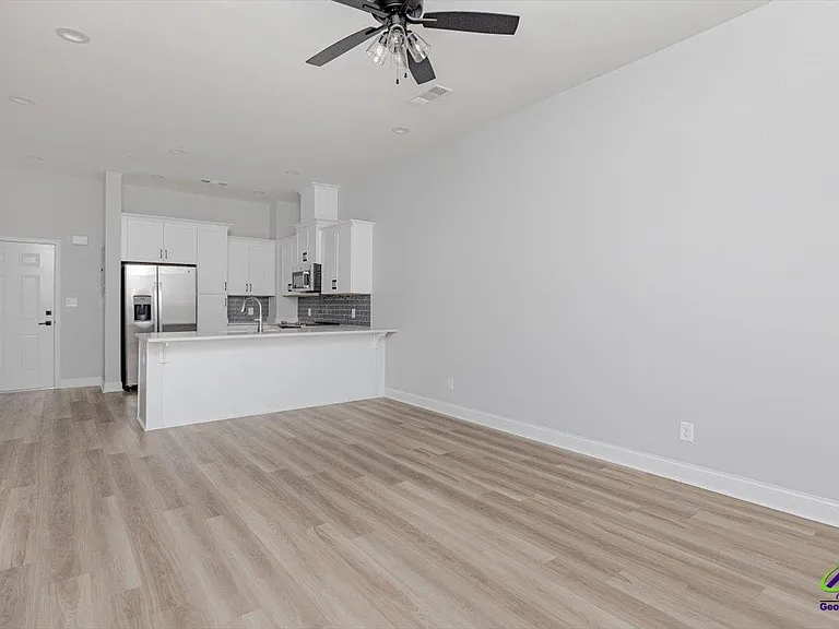 1013 Northside Dr — Photo 31