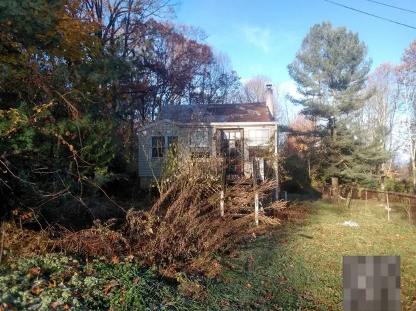 588 Blandon Rd, Fleetwood, PA 19522