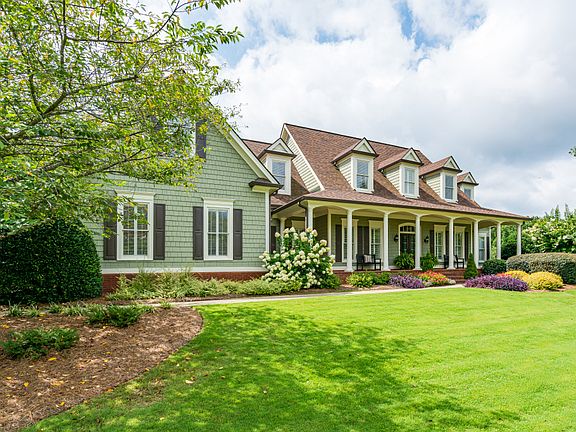 2nd image of 2051 Fairhill Ln NW