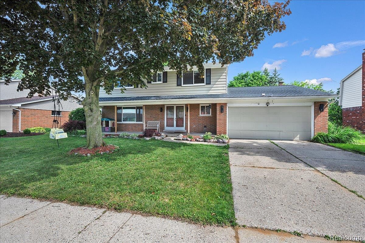 16625 Monticello Dr, Clinton Township, MI 48038