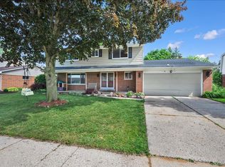 16625 Monticello Dr, Clinton Township, MI 48038