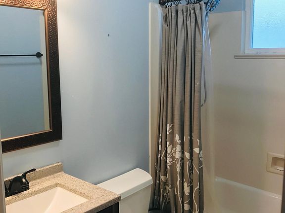 3rd image of 2025 Benita Dr Unit 4