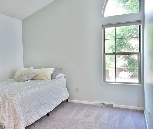 4th image of 103 N Aspen Ct Unit 1