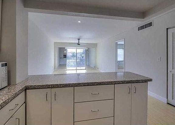 4th image of 1000 Michigan Ave APT 407