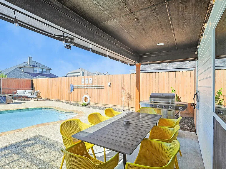 215 Nottingham Dr — Photo 28