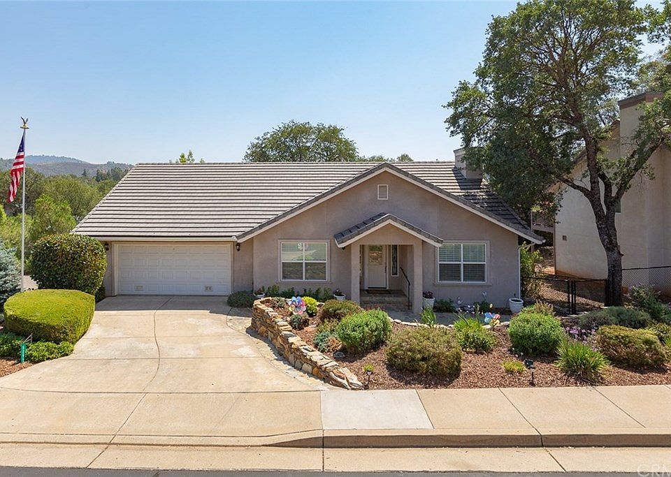 1st image of 5295 Farfalla Cir