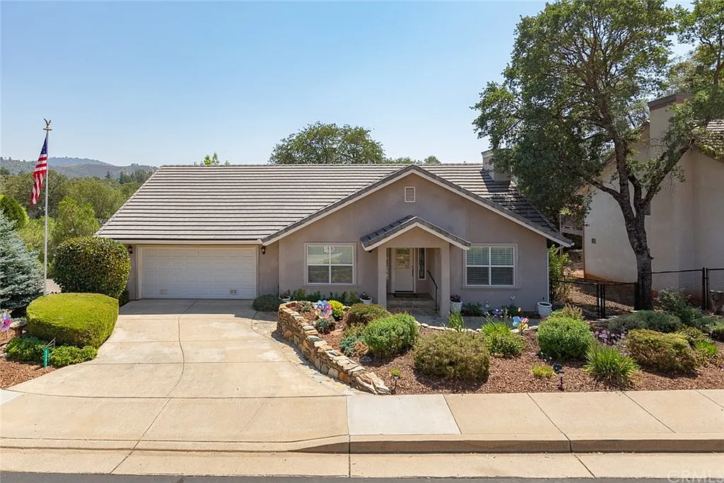 5295 Farfalla Cir photo 1