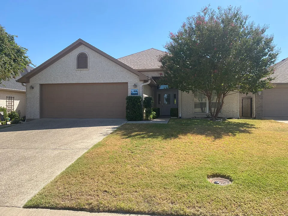 444 Summit Cir