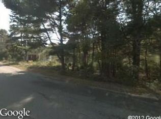 82 Mayflower Rd, Plympton, MA 02367