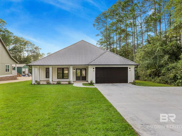 9441 Woodland Dr, Elberta, AL 36530