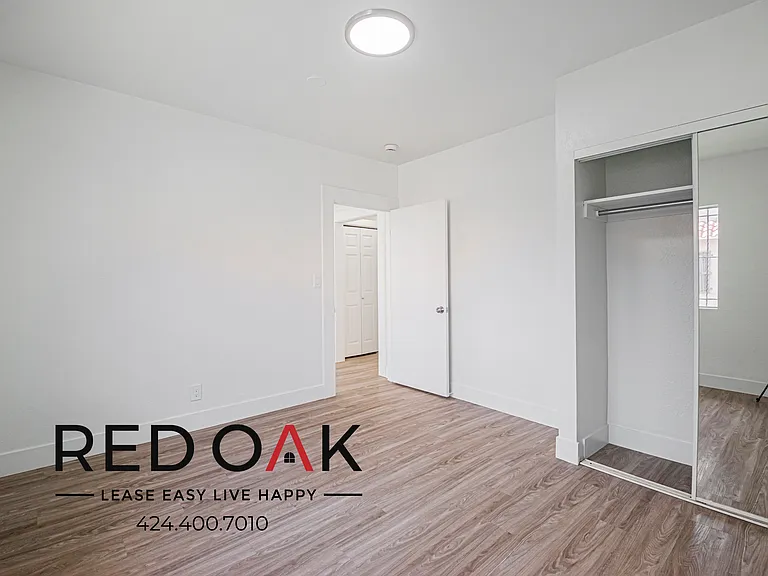 2410 La Salle Ave #2410 — Photo 10