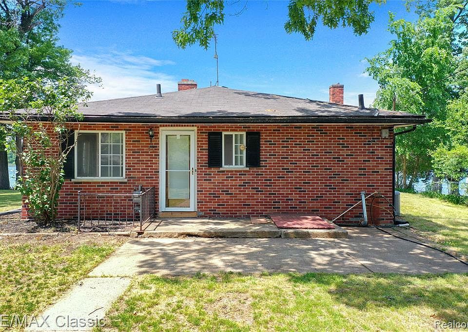 1st image of 1312 Clearwater Blvd