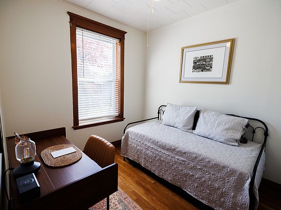 5th image of 5038 W Hutchinson St #2