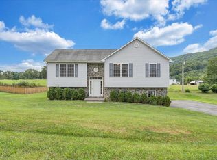 111 Greenwich Ln, Daleville, VA 24083