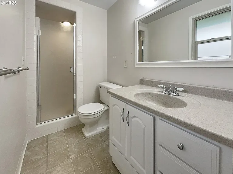 1690 Woodland Ter — Photo 13