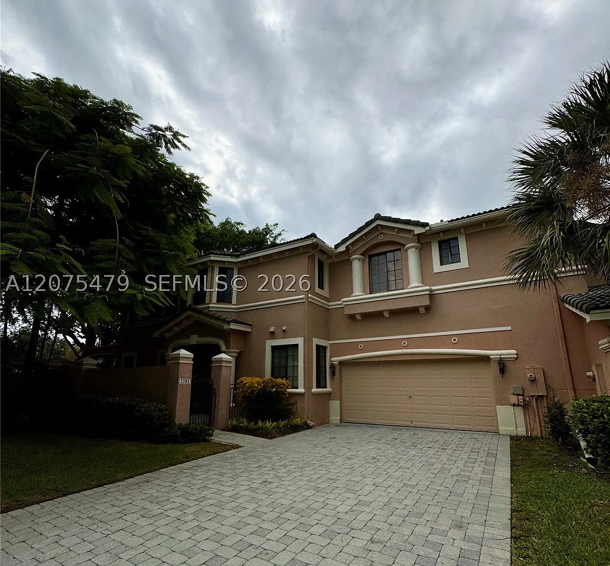 3 bed, 1560 sqft, $3,750 — Photo 2