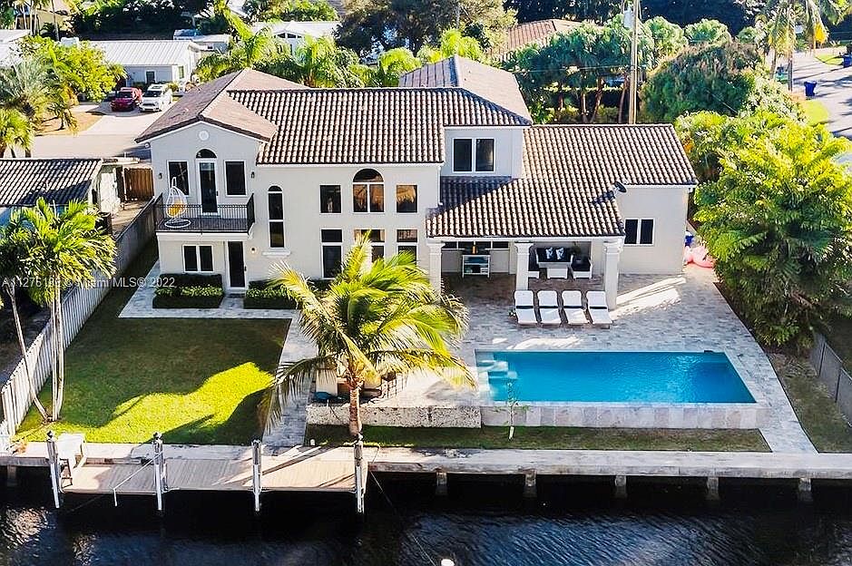 1st image of 277 Tropic Dr