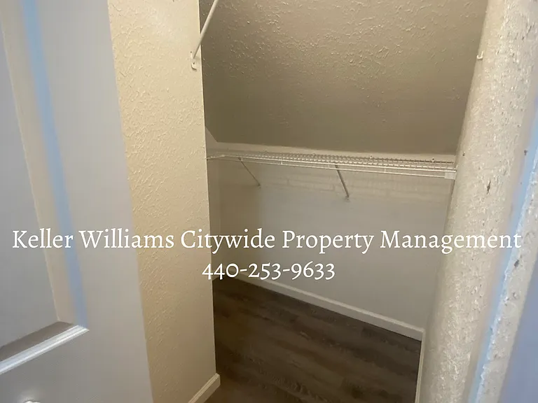 2 bedroom 2 bath townhome in Tremont — Photo 14