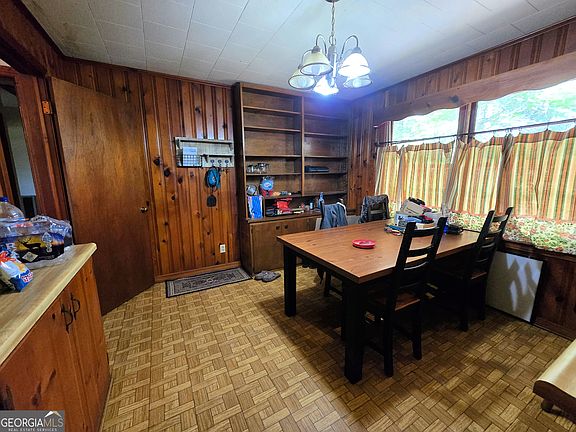 4th image of 306 Delta Rd