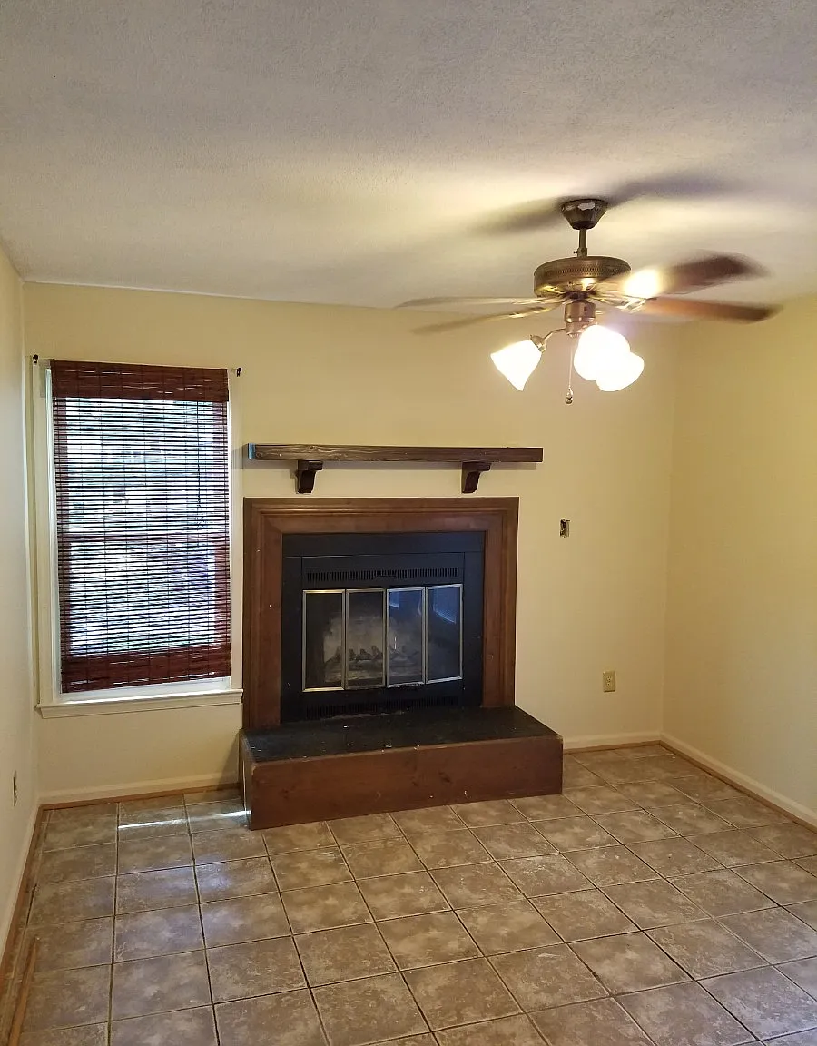 4 bed, 2.5 bath, 1960 sqft, $2,650 — Photo 3